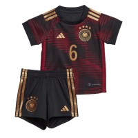 Koszulka piłkarska Niemcy Joshua Kimmich #6 Strój wyjazdowy dla dzieci MŚ 2022 tanio Krótki Rękaw (+ Krótkie spodenki)